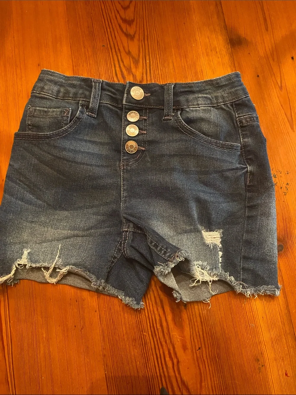 Justice White Graphic Tee with Dark Blue Distressed Jean Shorts